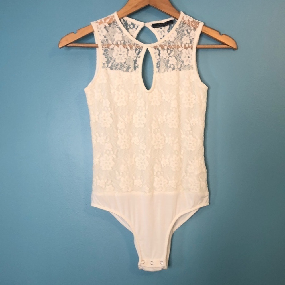 ALCOTT The Essential Lace Cream Bodysuit   Size M